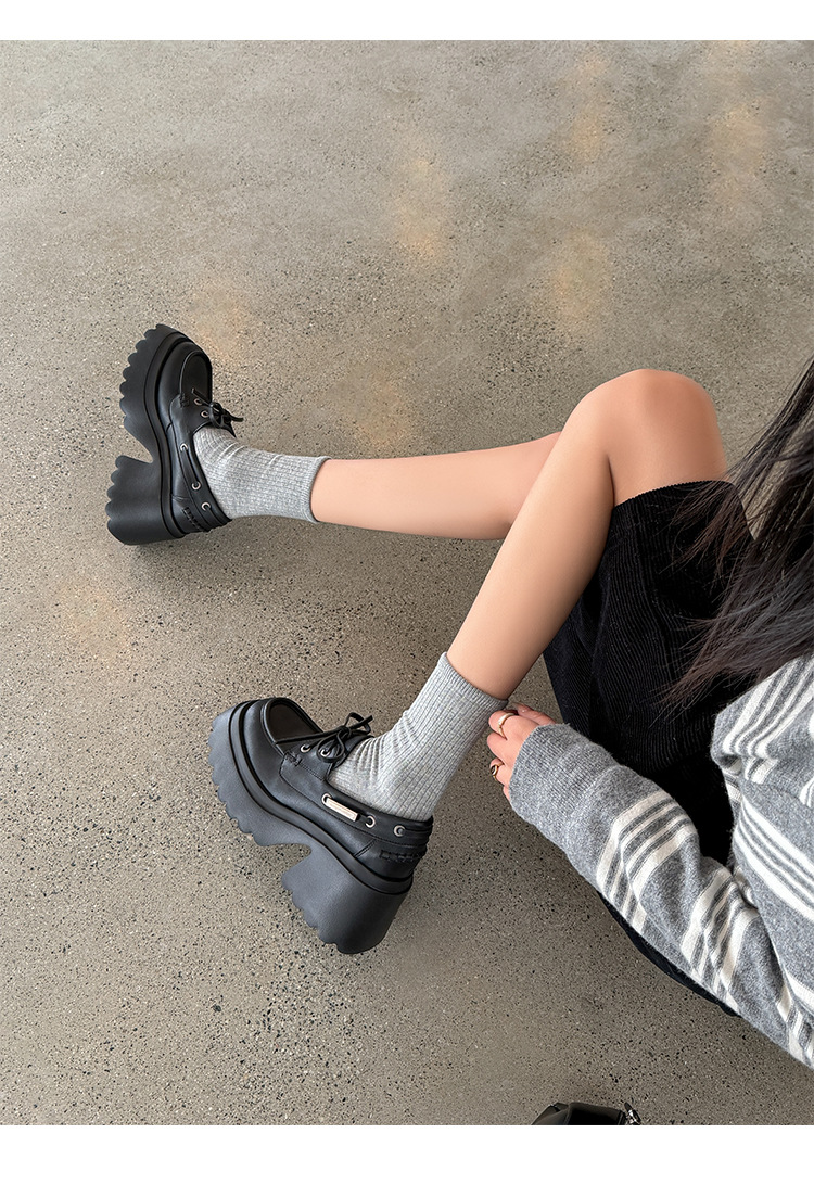 Giày loafer nữ đế xuồng platform dây buộc phong cách Anh quốc – mũi sâu, da bóng, gót 5 cm — Đen (bóng), Đen (mờ) chi tiết 13