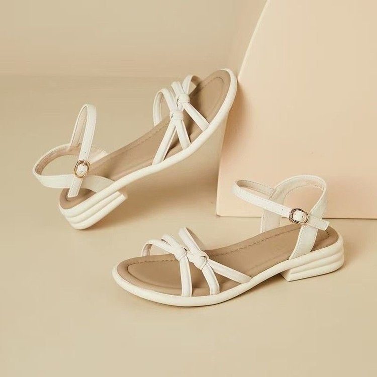 Sandalias de dedos desnudos de alto nivel con falda francesa hermosa 2026 verano nuevo tipo con sandalias para mujeres