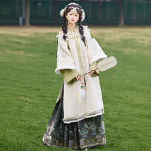 秋冬保暖原创明制汉服女新中式织金马面裙云肩重工刺绣汉元素套装