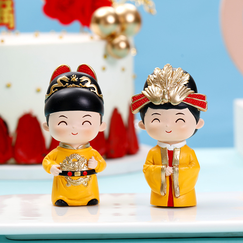 Ming Dynasty Emperor and Empress Old Zhu Family Figurines Statue Ornaments Thirteen Tombs of the Ming Empire Emperor Dolls Resin