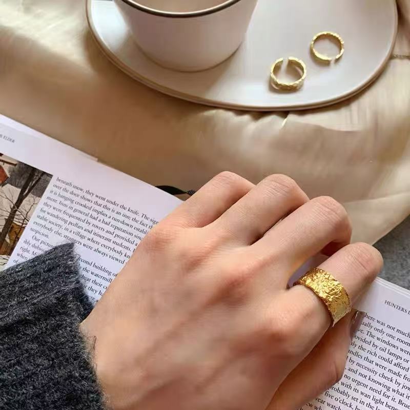 韓国版の不規則な925スターリングシルバーの女性用多用途リング、ニッチなインスタイルのデザイン、色あせしない組み合わせリング