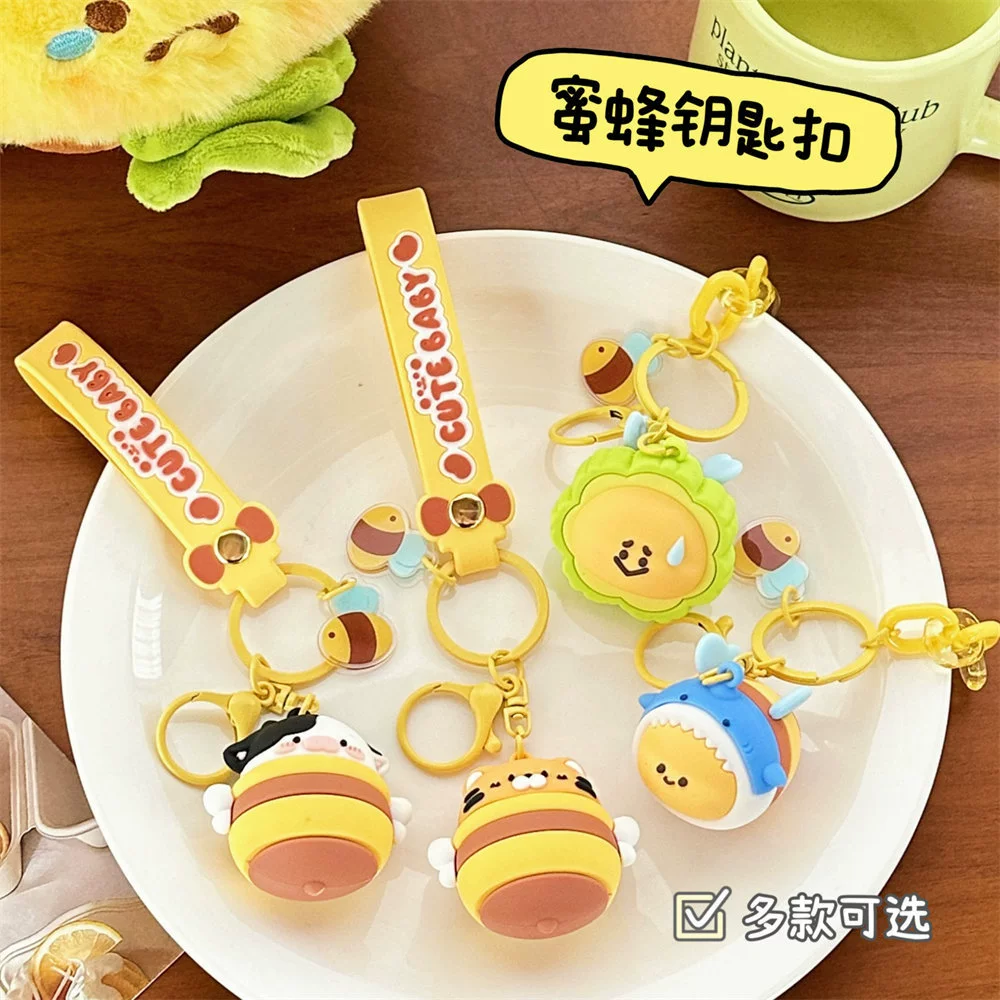 Universal pendant, three dimensional keychain, doll, bag decoration, bee