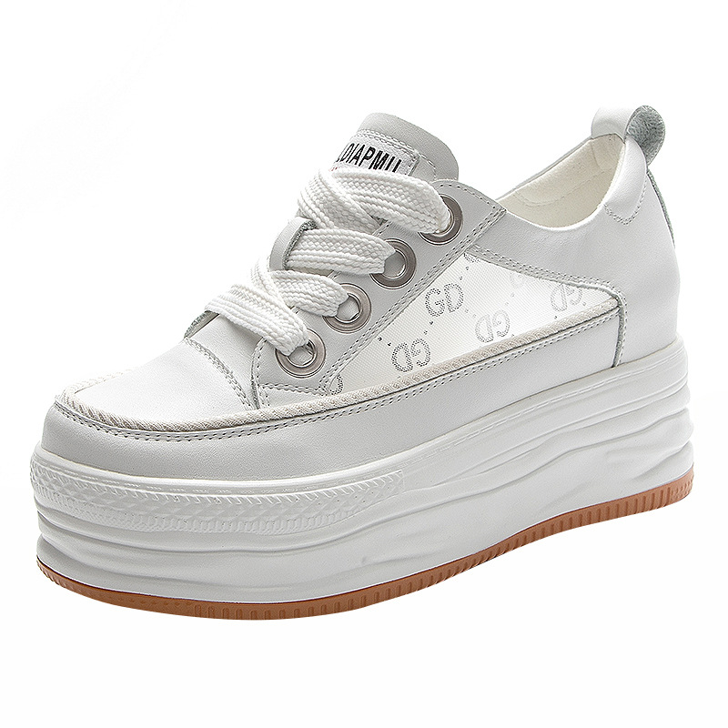 Breathable white sneakers for leisure with hidden heel