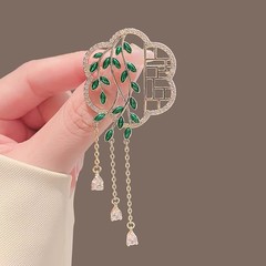 新商品のロングタイプの中国風柳の葉の団扇の流蘇の胸の花の古風な高級感の襟元のピンの精巧なコートの装飾