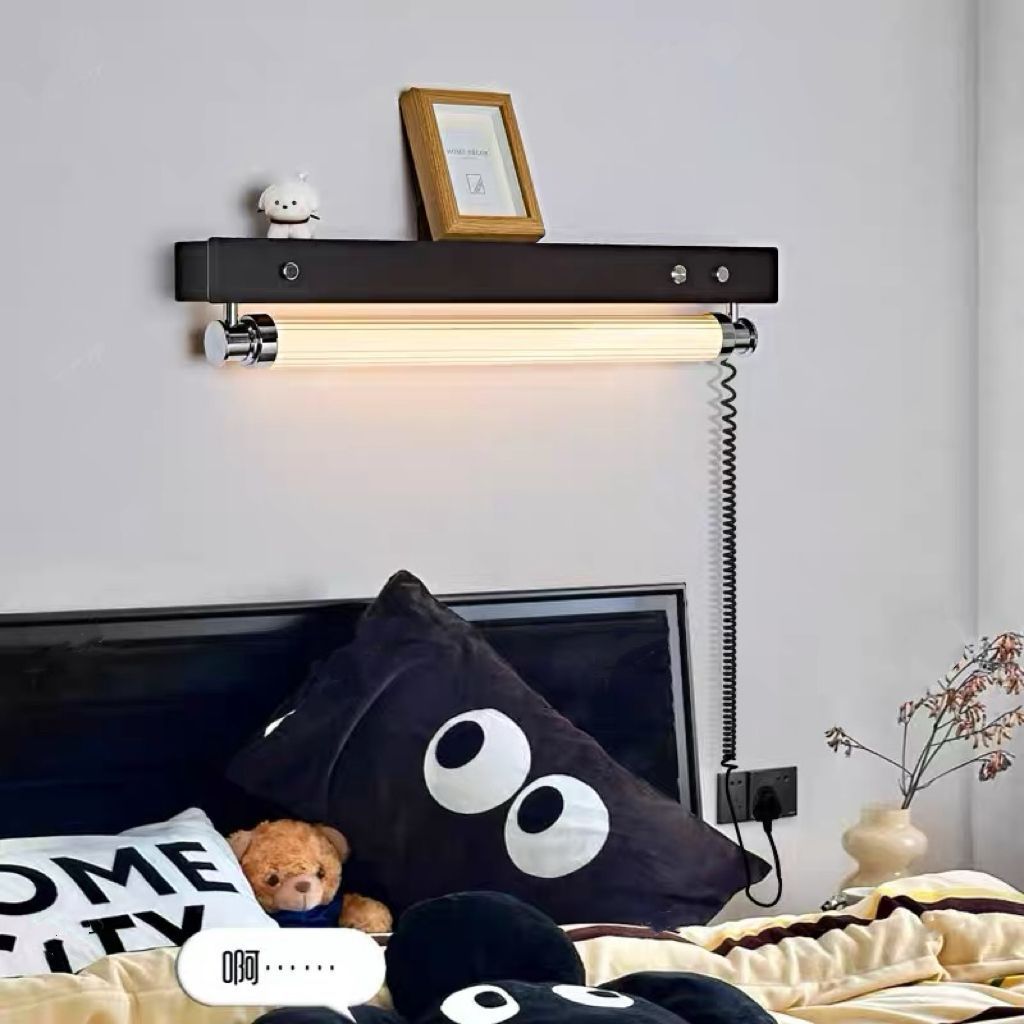 Una palabra larga lámpara de pared dormitorio 2025 nuevo estante minimalista fondo lámpara de pared sin cableado atmósfera sensación de cabecera