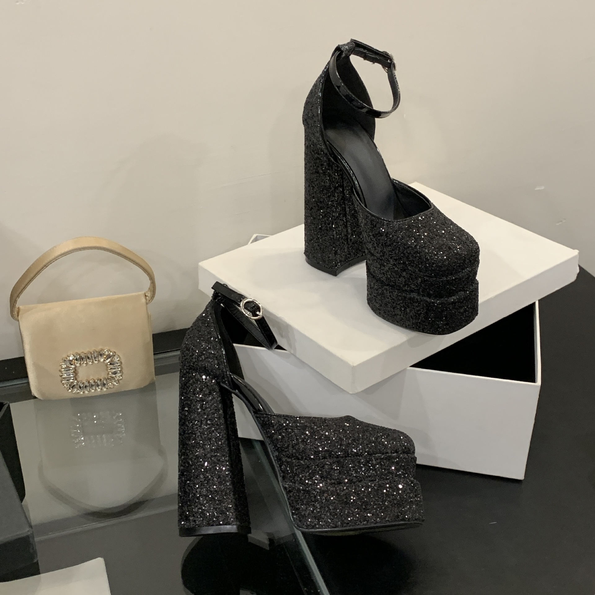 Sandal cao gót nữ mũi vuông khóa ngang gót 15 cm — Màu bạc chi tiết 7