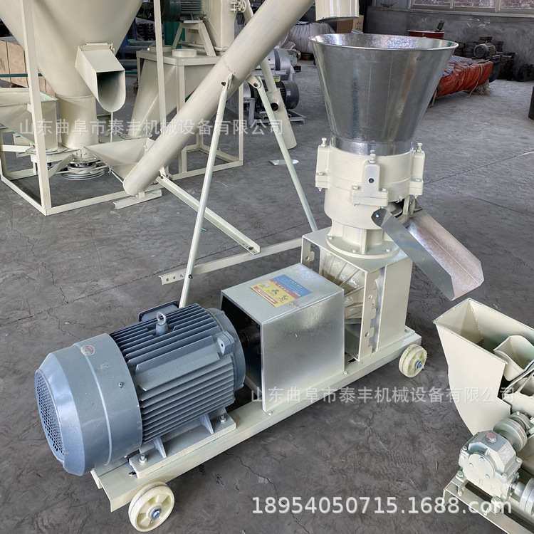 牛羊饲料颗粒机器 多功能传动轴饲料颗粒机 宠物饲料膨化机