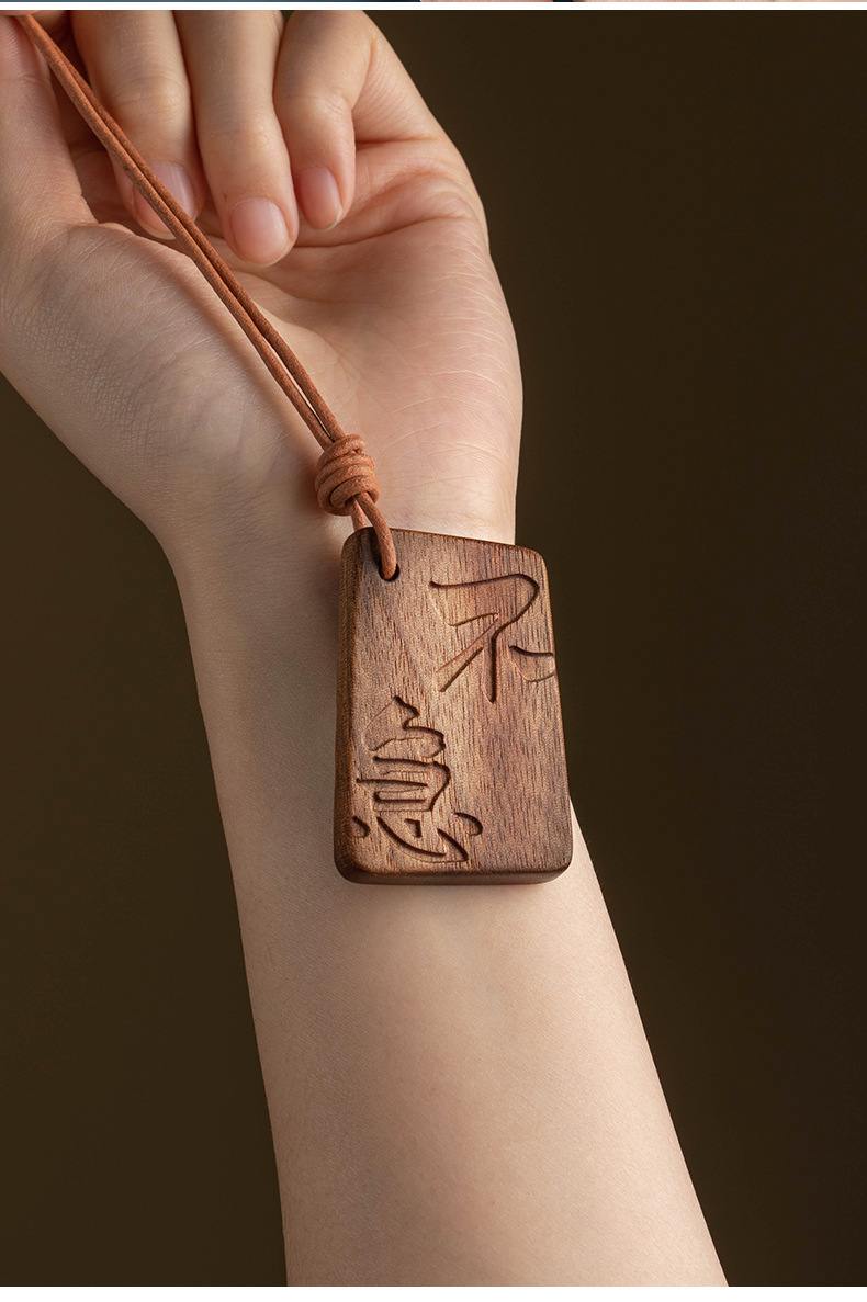 Walnut Wood Peace Sign Car Pendant with a High-End Feel, Female Car Hanging Ornament, Rearview Mirror Car Pendant Gift