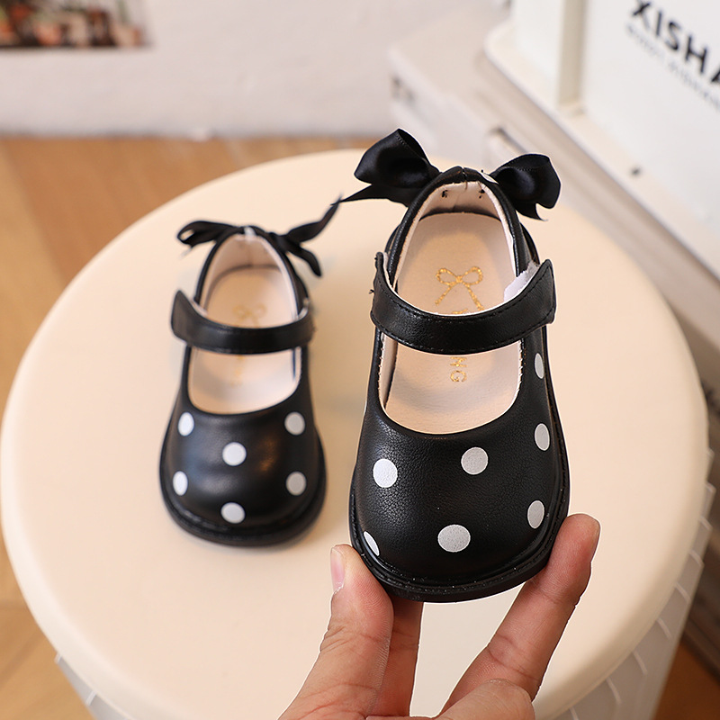 Little Leather da ragazza 2022 Primavera e autunno nuove scarpe da principessa con fiocco da passeggio casual con suola morbida a pois per bambini_voghion.com