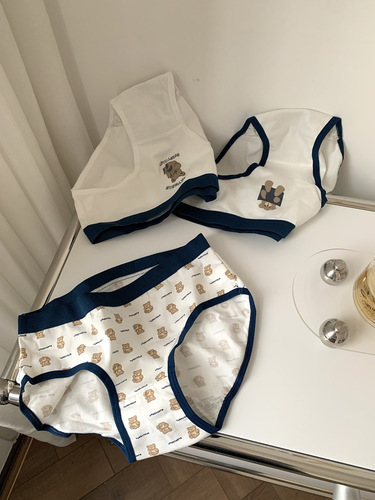 Japanese comfortable pure cotton underwear for girls, contrasting color cartoon bear, mid-waist cotton crotch bottoms, breathable large size briefs