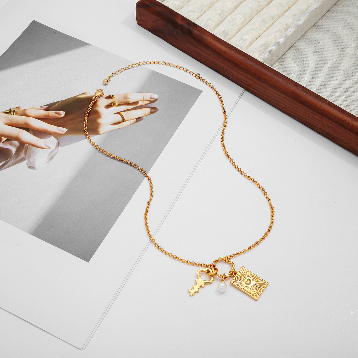 key-necklace-isn-wind-niche-design-sense-hip-hop-necklace-clavicle-chain-new-stacked-clavicle-chain-design-18k-gold