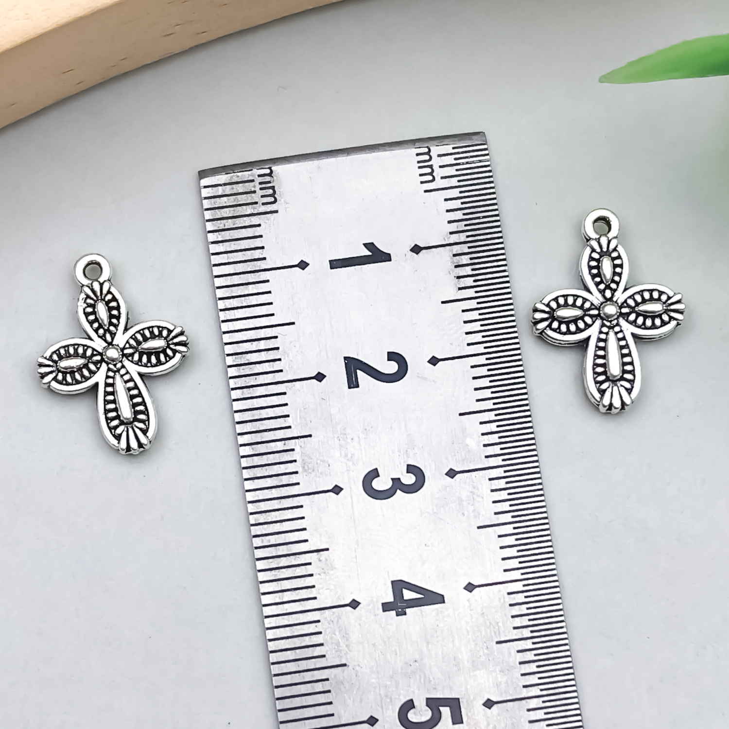 1 ancient silver cross 13x19mm-1.1g-11224
