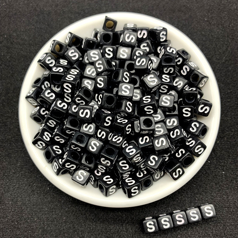 26 letras cuadradas blancas acrílicas de fondo negro inglés de una sola letra diy accesorios de beads material de beads sueltos image 25