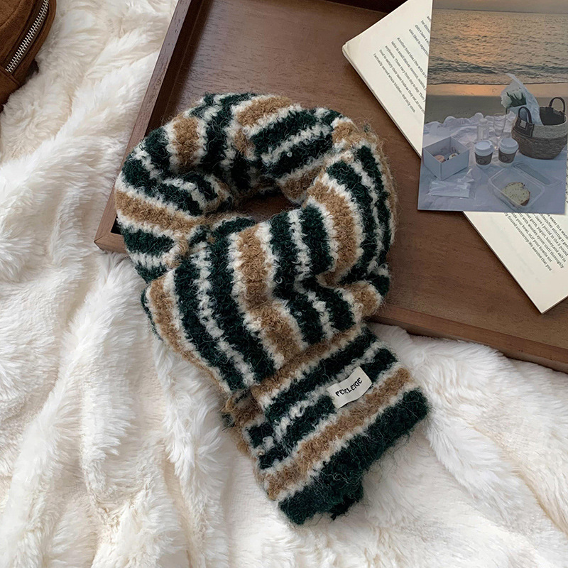 Bufandas de invierno femeninas de alta calidad 2025 nuevos inros de color contrastante rayas gruesas calentamiento de punto calentamiento del collar