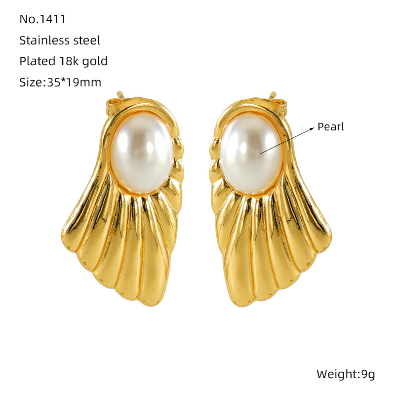 Pendientes de perlas en forma de abanico de acero de titanio europeo y americano Pendientes de acero inoxidable de 18K para mujer Pendientes de moda de nicho de lujo ligero