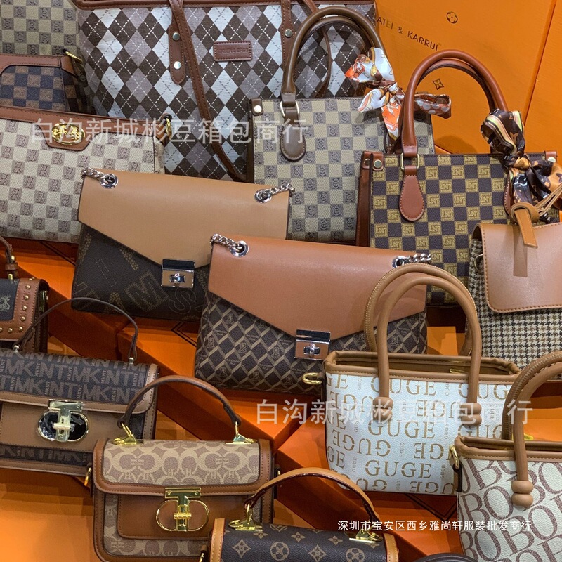 New Women's Shoulder Crossbody Bag High-Quality Mixed Batch Source In-Stock Foreign Trade Wholesale Cross-Border Live Broadcast Bag Large New Women's Shoulder Crossbody Bag High-Quality Mixed Batch Source In-Stock Foreign Trade Wholesale Cross-Border Live Broadcast Bag Large