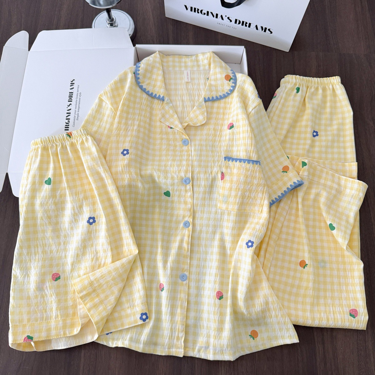 Al por mayor transfronterizo dulce pijama de color estrella de primavera y otoño de algodón nublado adorable niña puede usar ropa de hogar