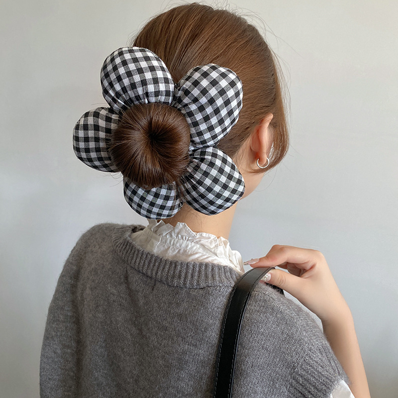 Blanco y negro anillo de cabello de flores a cuadrícula para mujeres 2025 nuevo estilo coreano lindo sensación de alta calidad cabeza de bola no daña cabello tocado de cabello