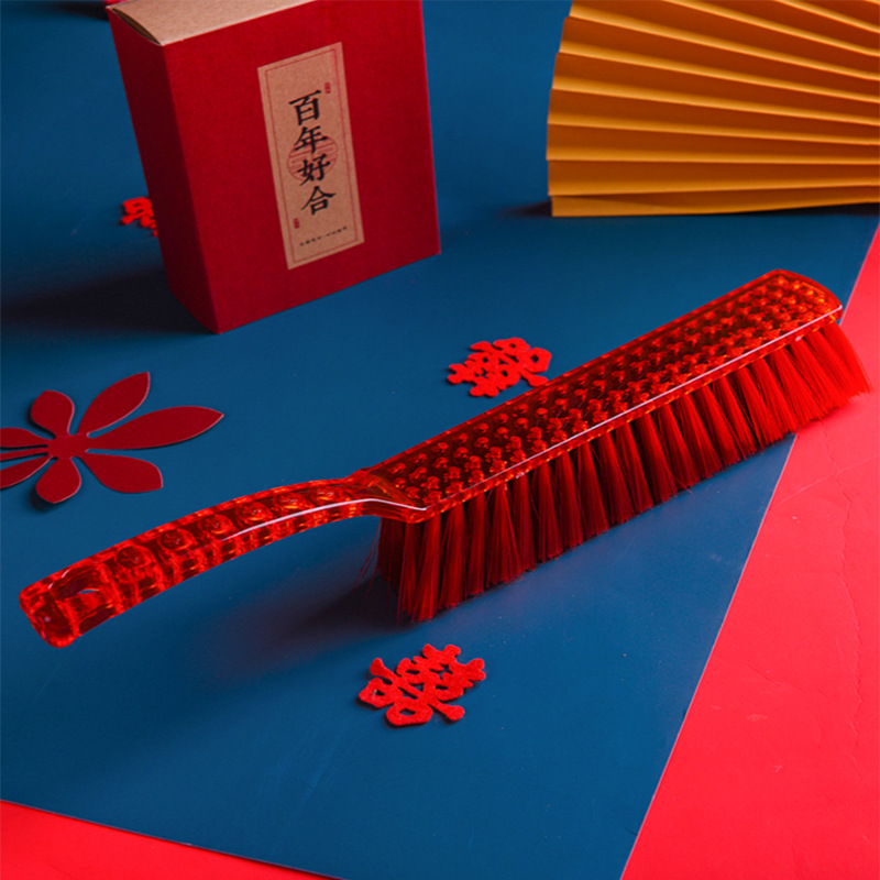 Artículos para bodas, escoba roja para barrer la cama, herramientas para la habitación nupcial, eliminación de polvo, celebración de bodas, ropa de cama para el dote de la novia