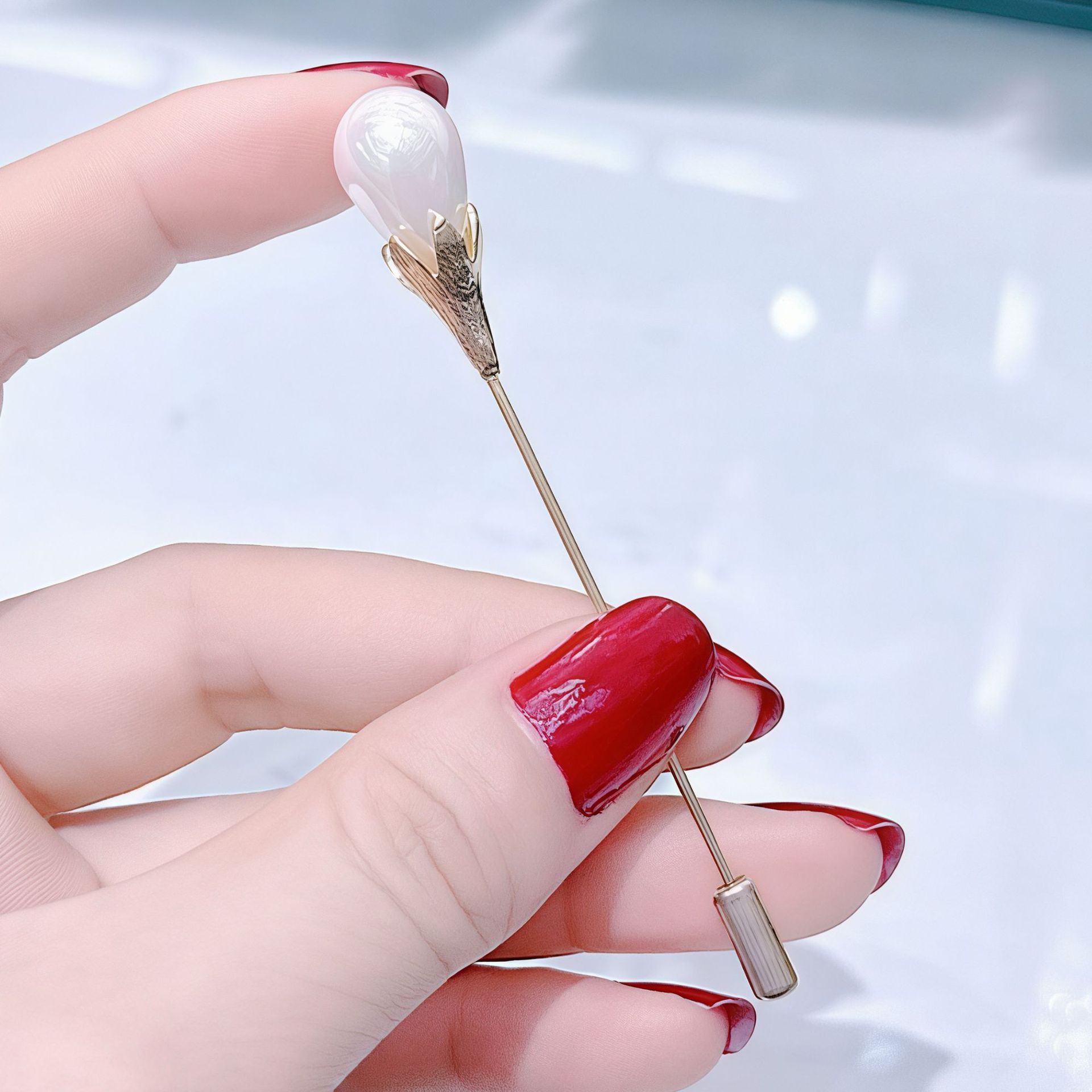 Spilla a forma di fiore di tulipano con perle per abito elegante_voghion.com