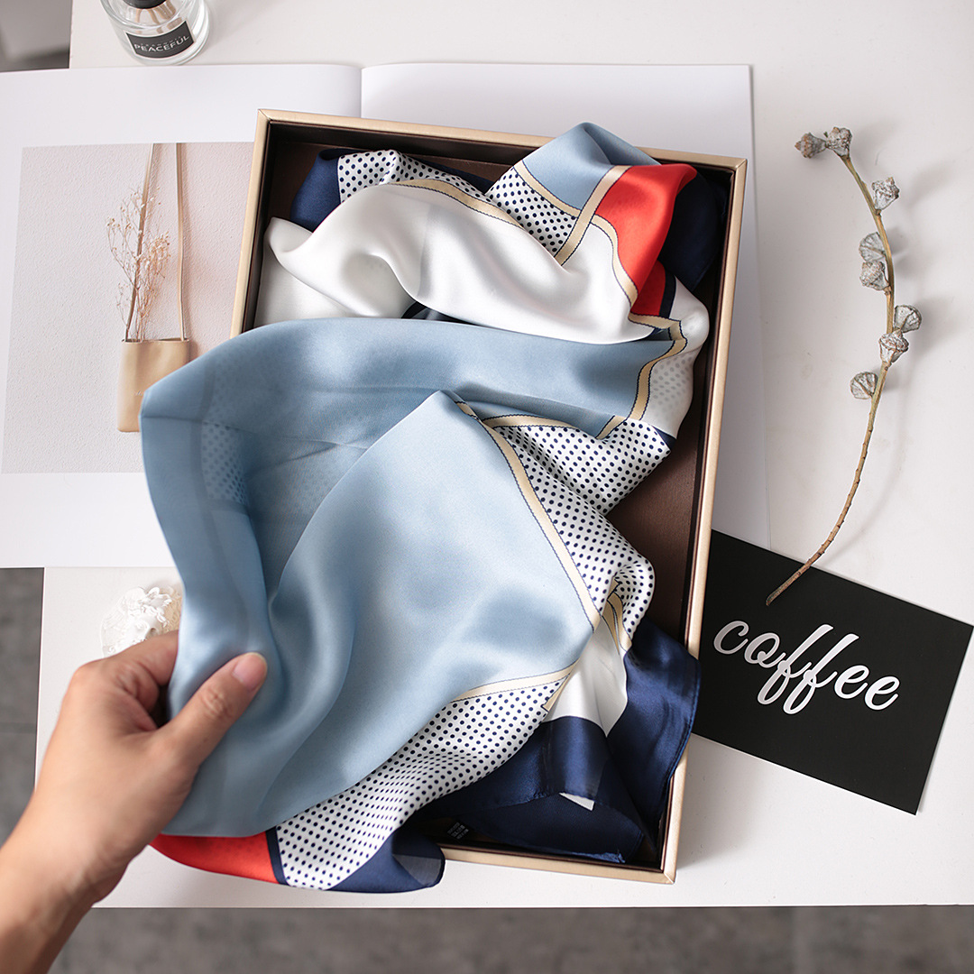 Shi Pukun Abito stile primavera/estate Semplice ed elegante in una piccola sciarpa professionale versatile da donna quadrata_voghion.com