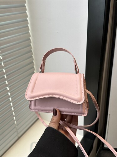 Elegant Minimalist Fashion Mini Lipstick Small Bag for Women 2025 Unique Design Mini Handbag Shoulder Bag