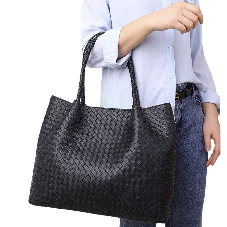 国境を越えた新しい女性バッグ本革女性バッグ国境を越えた風潮シングルバッグ手織りシングルバッグ