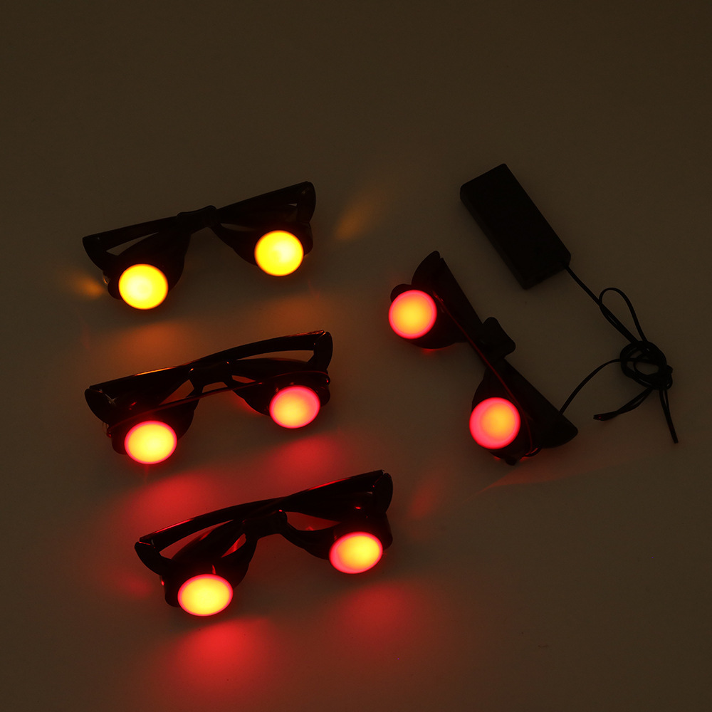 European and American Halloween-style clown glasses cosplay costume toy paired with red-eyed Grim Reaper outfit glowing