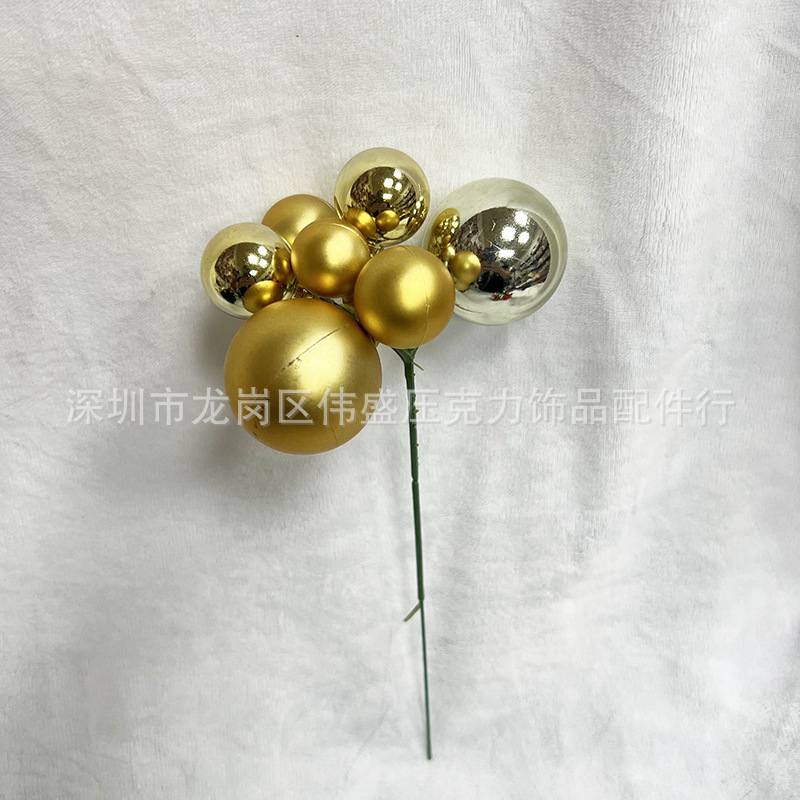 国境を越えた新しいプラスチック製のクリスマスボール、花の枝、丸いボール、クリスマスツリーの装飾ボール、4cm 色のボール、花束の装飾品。|undefined