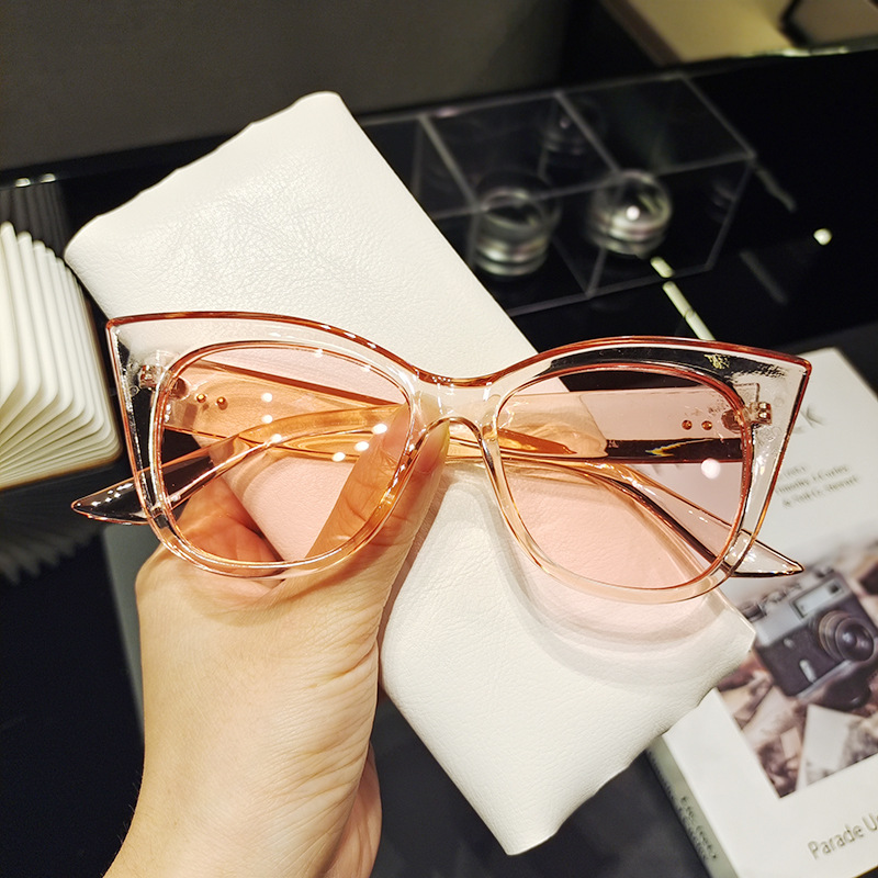 Simple Cat Eye Big Frame Semi-transparent Sunglasses Wholesale Nihaojewelry display picture 1