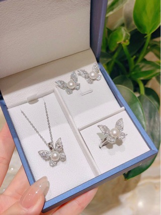 天然淡水珍珠蝴蝶吊坠项链时尚气质简约个性短款锁骨链网红颈链女