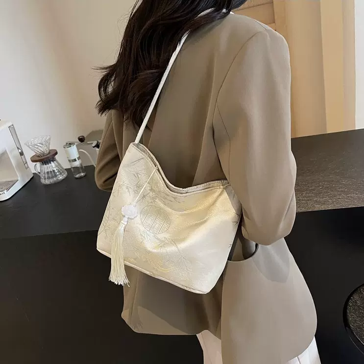 高级感小众水桶包包女2025新款新中式缎面伴手礼单肩斜挎手提包包