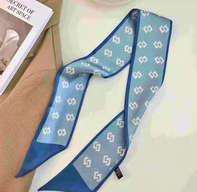 Шелковый шарф*синий символ пряжки