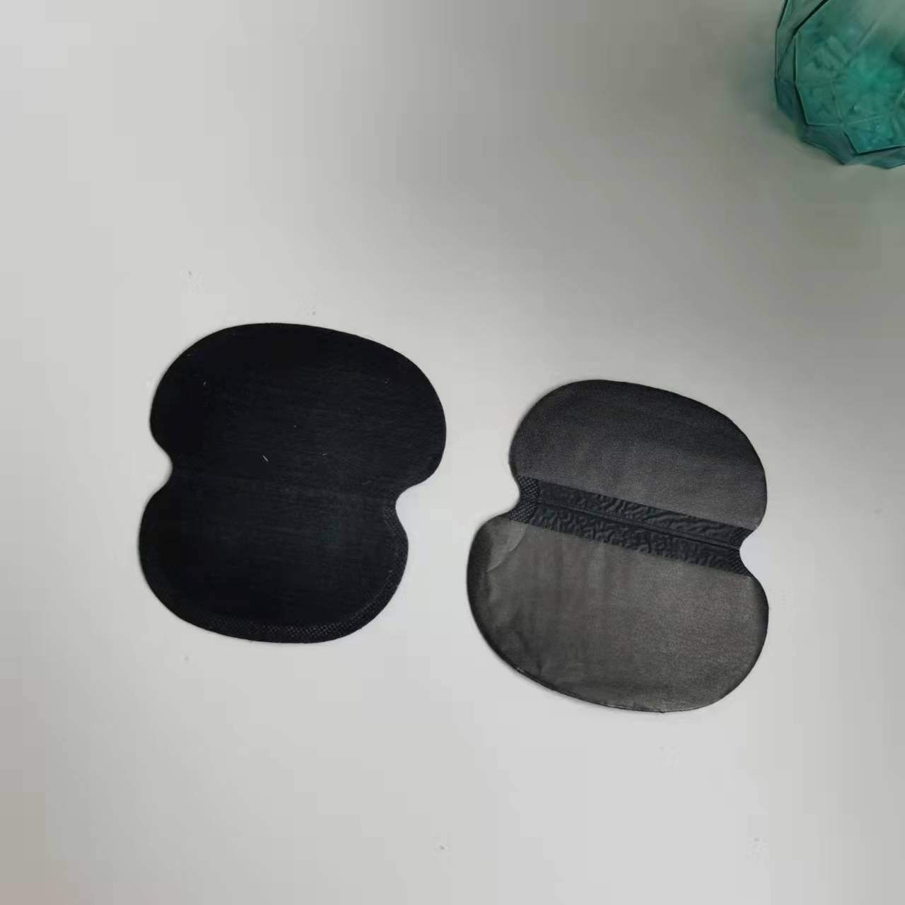 Venta al por mayor verano negro más tamaño hombres almohadilla absorbente de sudor axila almohadilla absorbente de sudor 60 piezas