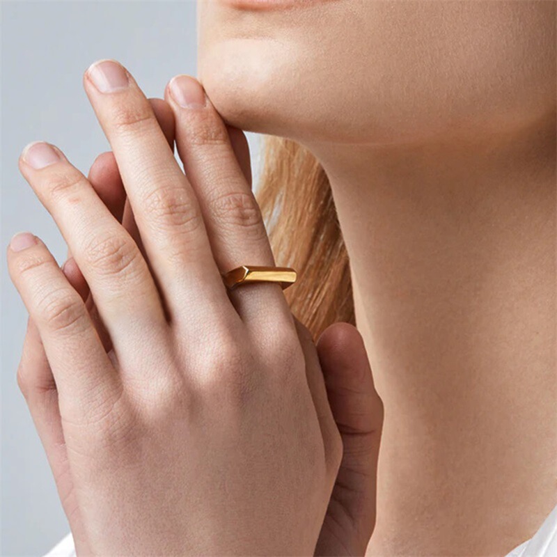 Smooth and Neat Punk Hip-Hop Stainless Steel Polished Horizontal Bar Ring Unisex Jewelry Hand Accessory Plated with 188K Gold Ring Smooth and Neat Punk Hip-Hop Stainless Steel Polished Horizontal Bar Ring Unisex Jewelry Hand Accessory Plated with 188K Gold Ring