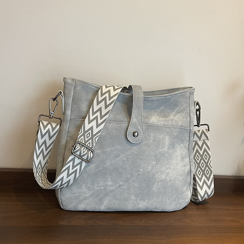 Cross-Border New Bag Women's Commuter Shoulder Casual Large Capacity Soft Surface Ultra-Light Fashion Versatile Cross-Body Tote Bag Cross-Border New Bag Women's Commuter Shoulder Casual Large Capacity Soft Surface Ultra-Light Fashion Versatile Cross-Body Tote Bag