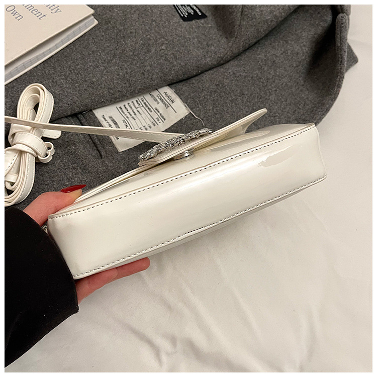 Korean style trendy underarm bag 2025 summer new women's bag, stylish diamond-encrusted single-shoulder bag, patent leather shiny crossbody bag Item Picture