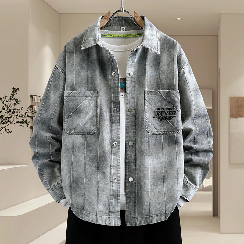 Spring and autumn denim shirt for men, loose fit, long sleeves, three-dimensional patch pocket design, contrasting colors, high street style, stylish jacket Spring and autumn denim shirt for men, loose fit, long sleeves, three-dimensional patch pocket design, contrasting colors, high street style, stylish jacket