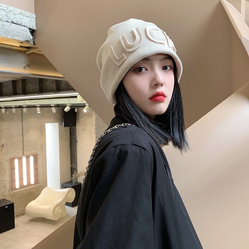 帽子とウィッグが一体化した女性の肩までの長さのショートヘア秋冬新作ファッションレターニット帽子パイルハットウィッグセット|undefined