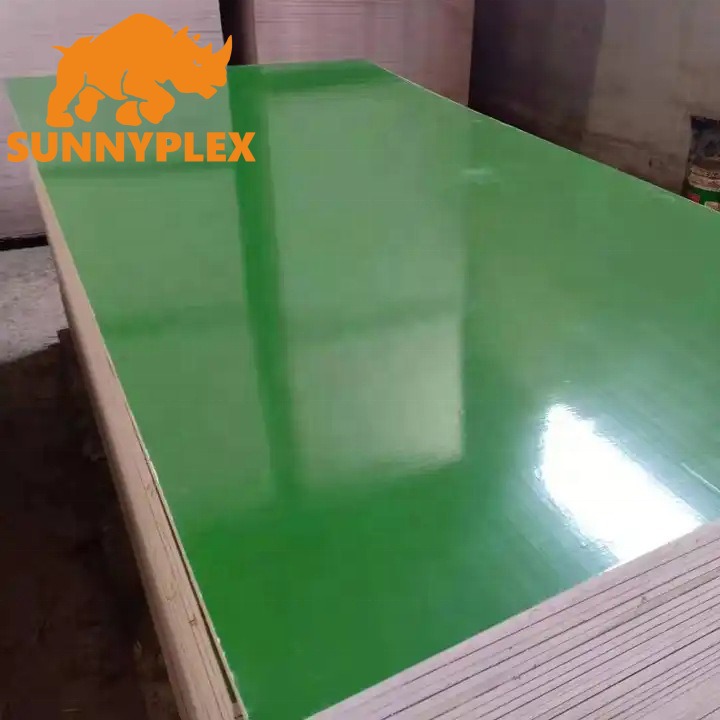 El fabricante suministra al por mayor la fábrica de madera contrachapada de película de encofrado de construcción.