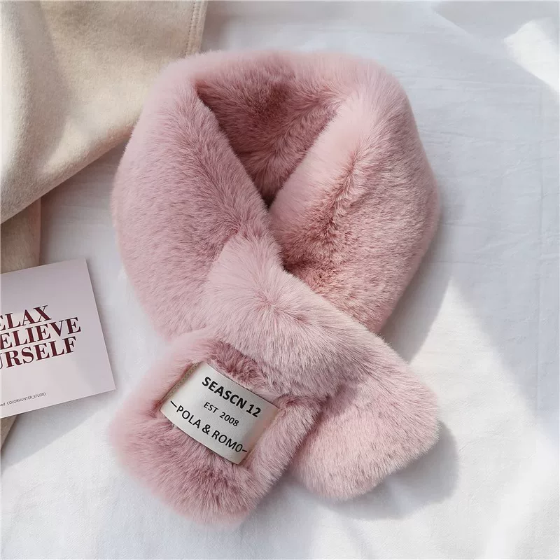 Universal keep warm scarf, with neck protection
