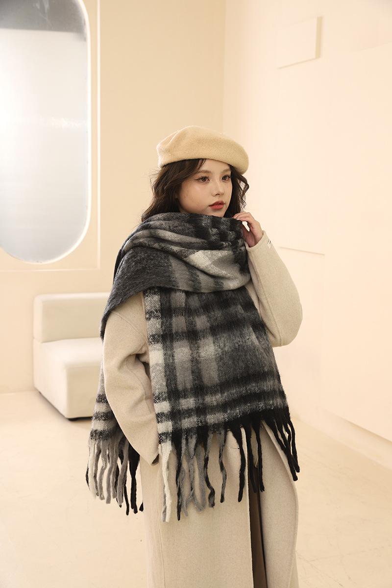 2024 autunno inverno nuova atmosfera sciarpa spessa in mohair, calore di alta qualità, cappotto versatile da uomo e da donna con strisce_voghion.com