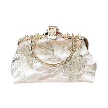 �羳������̽����b������Ů���͹����۶Y�����b��������б���