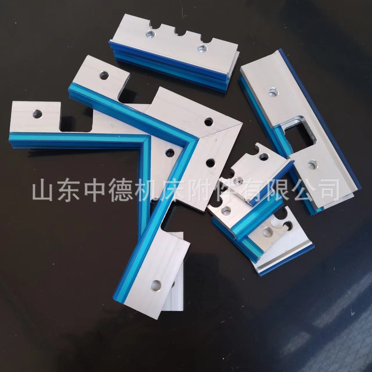 机床导轨刮屑板铝合金刮油板密封条刮屑器聚氨酯刮屑胶条L型 燕尾