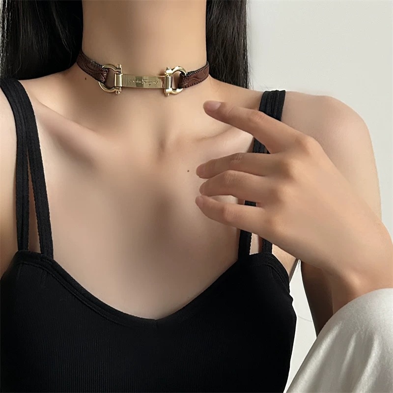 Lina Girl 2026 New Horseshoe Buckle Leather Metallic Collar, Miimalist Style Clavicle For Wome, Me's Necklace, Tredy Neck_voghion.com