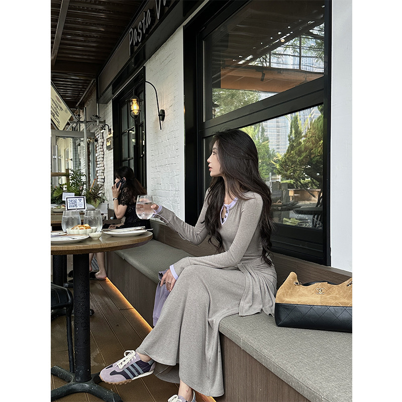 ZQ子晴 雾灰往事＇撞色拼接绑带针织连衣裙女秋季设计感修身长裙|undefined