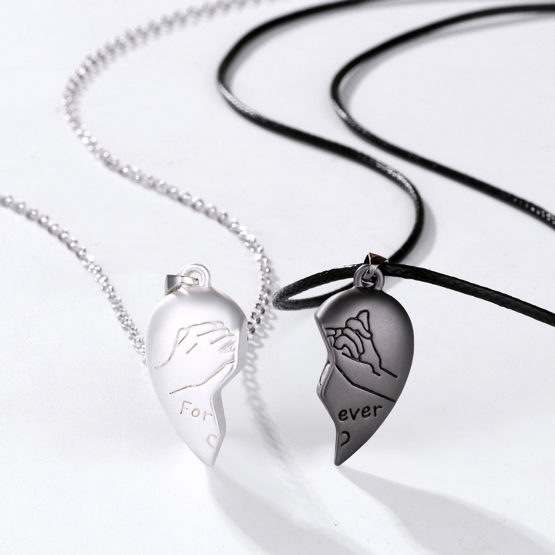Heart Shape Pattern Simple Style Streetwear Heart Shape Alloy Plating Valentine's Day Couple Pendant Necklace