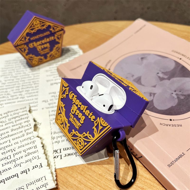 Stylish AirPods Case Image 6