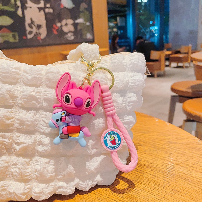 Dibujos animados pvc serie de anime llavero juego de marea muñeca llavero de coche bolsa colgante máquina de garra regalo al por mayor