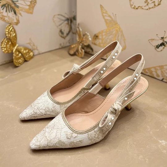 D Letter Sandals with Bow Women's 2024 Early Spring Retro Golden Embroidered Baotou High-heeled Shoes